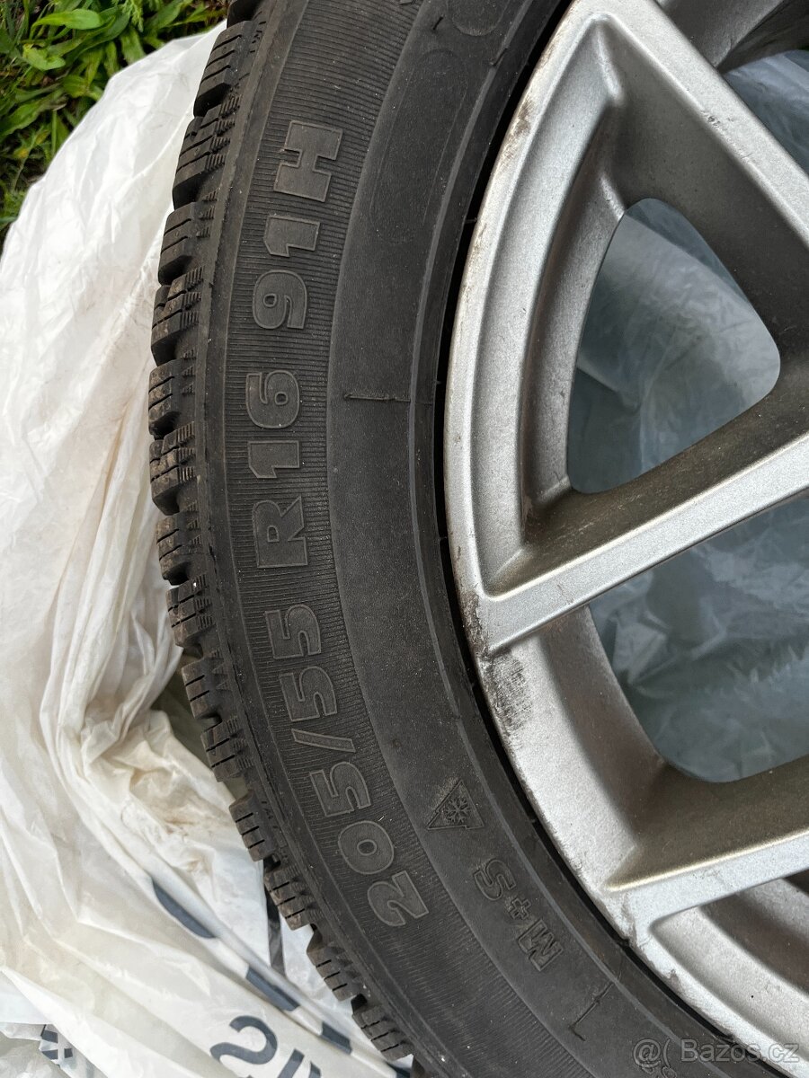 Škoda Octavia 3, Alu kola s zimní pneu. - 2