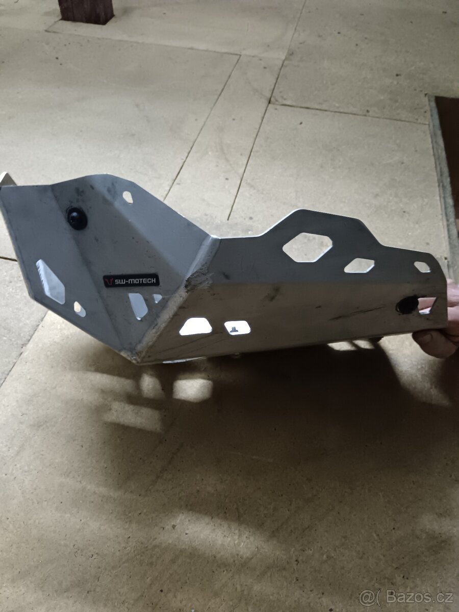 kryt motoru KTM - 2