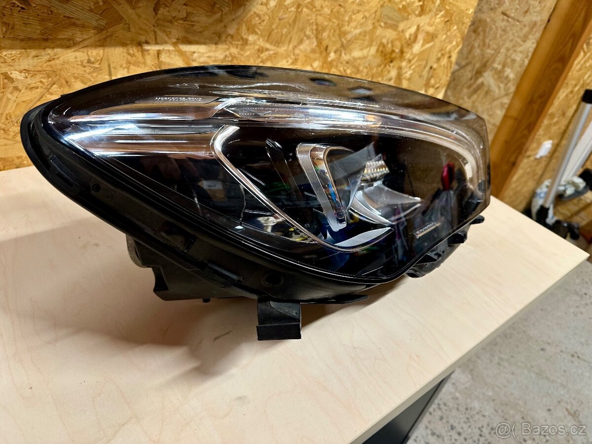 Pravé přední světlo Mercedes CLA A1178206861 - 2