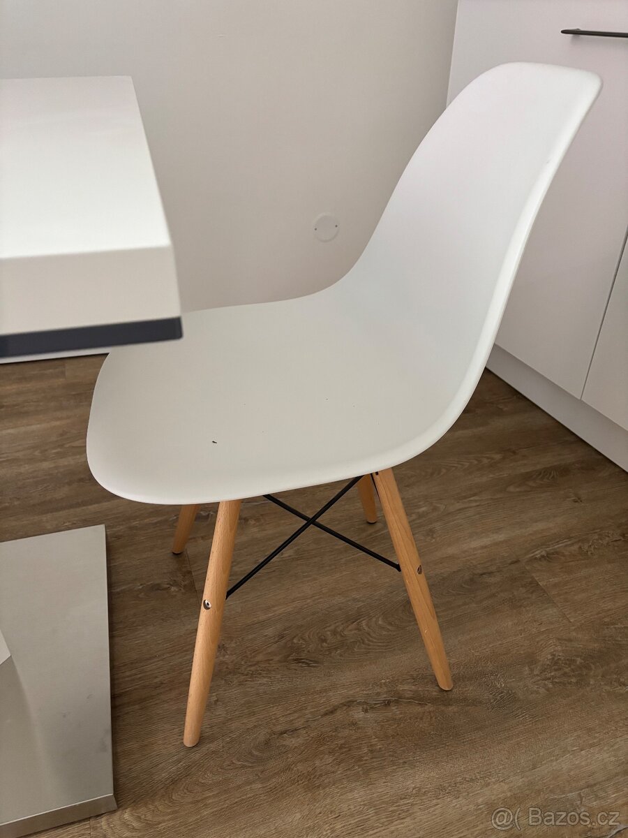 Jedálenský stolek - 2