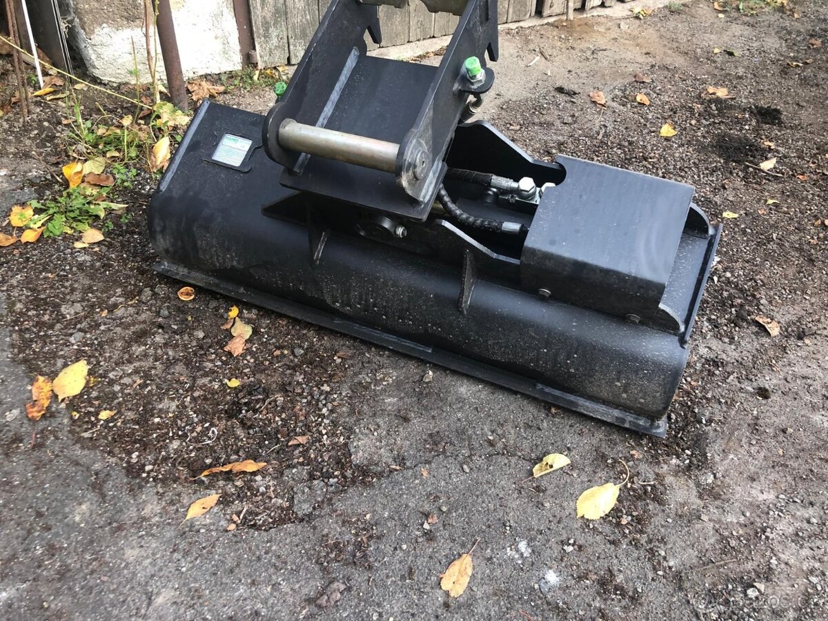 Prodám svahovou naklápěcí lžíci MS 01 - 2