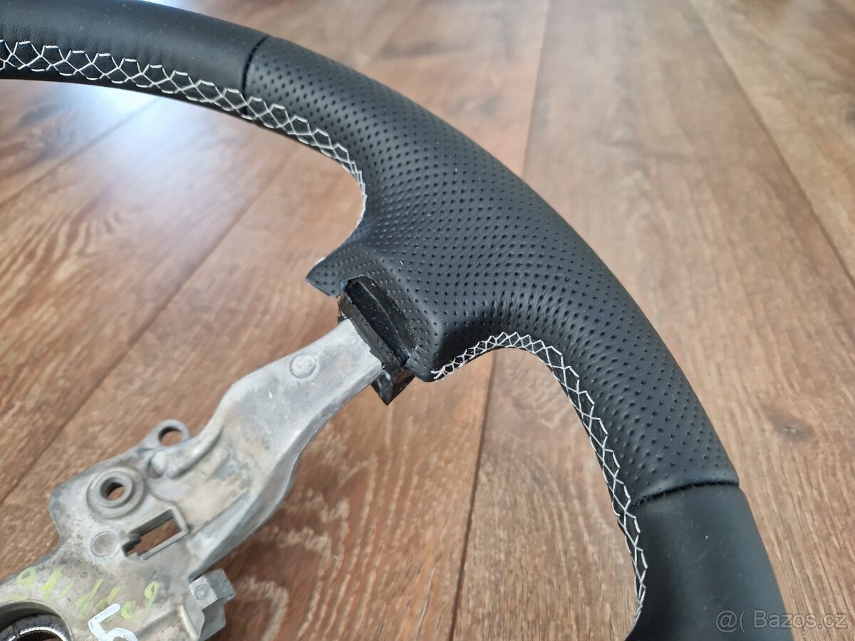 Discovery 4 / Range Rover Sport 10-13 nově přešitý volant - 2