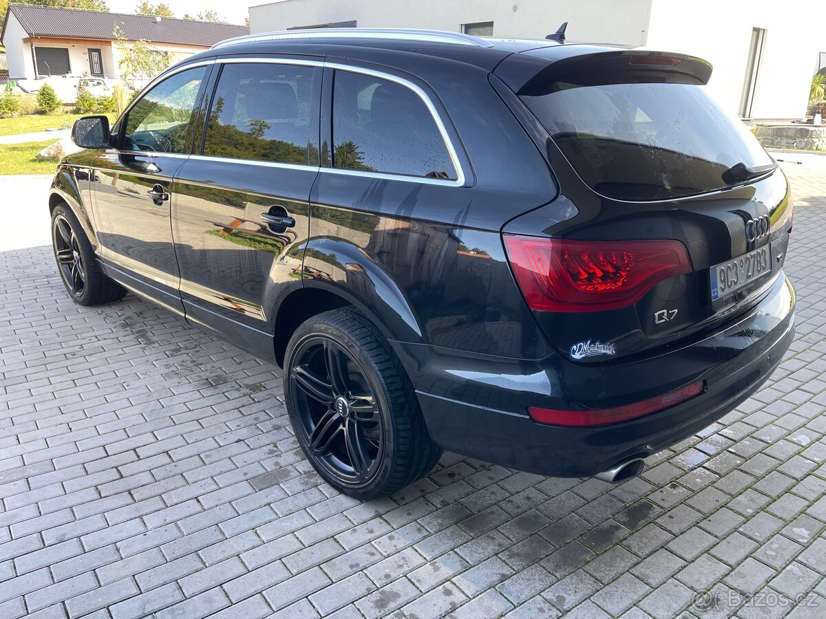 Audi Q7 3.0 tdi Quattro r.v 2013 7 míst - 2