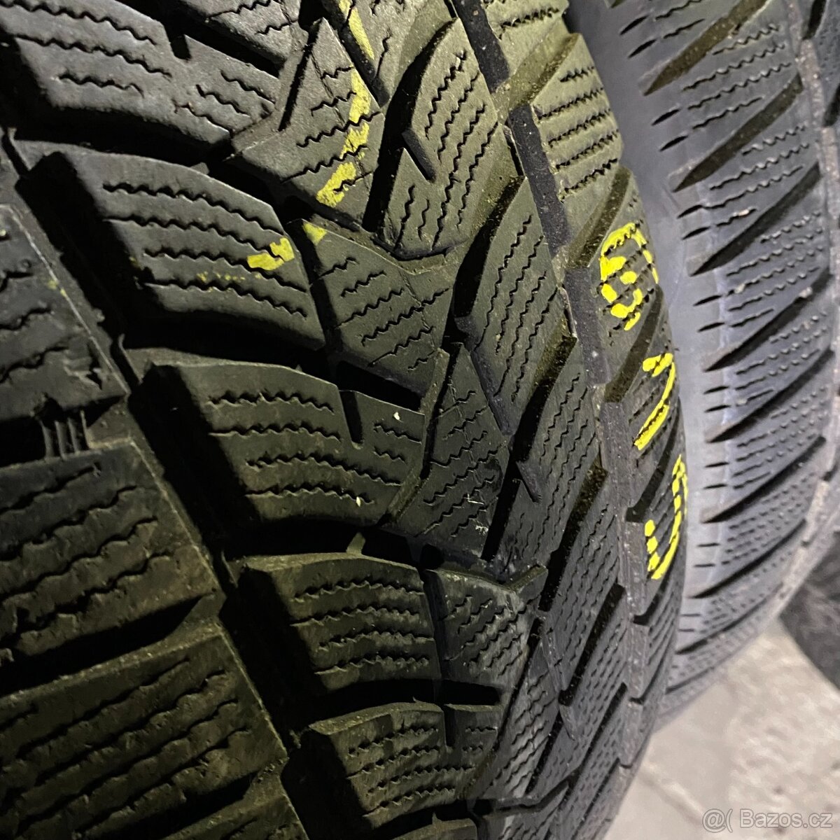 Zimní pneu 235/55 R17 99V Dunlop 5,5mm - 2