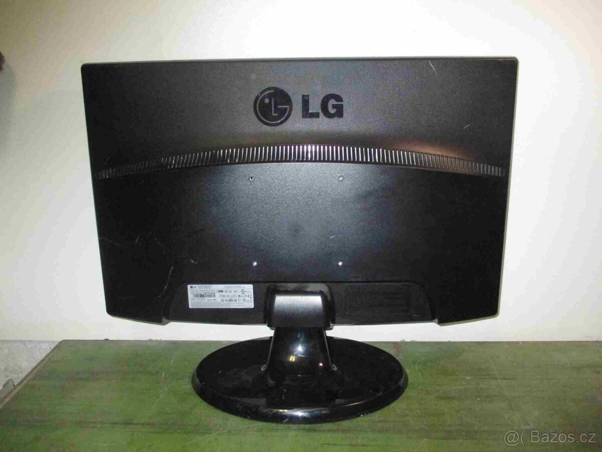 FullHD LCD monitor LG 22 palců, DVI - 2
