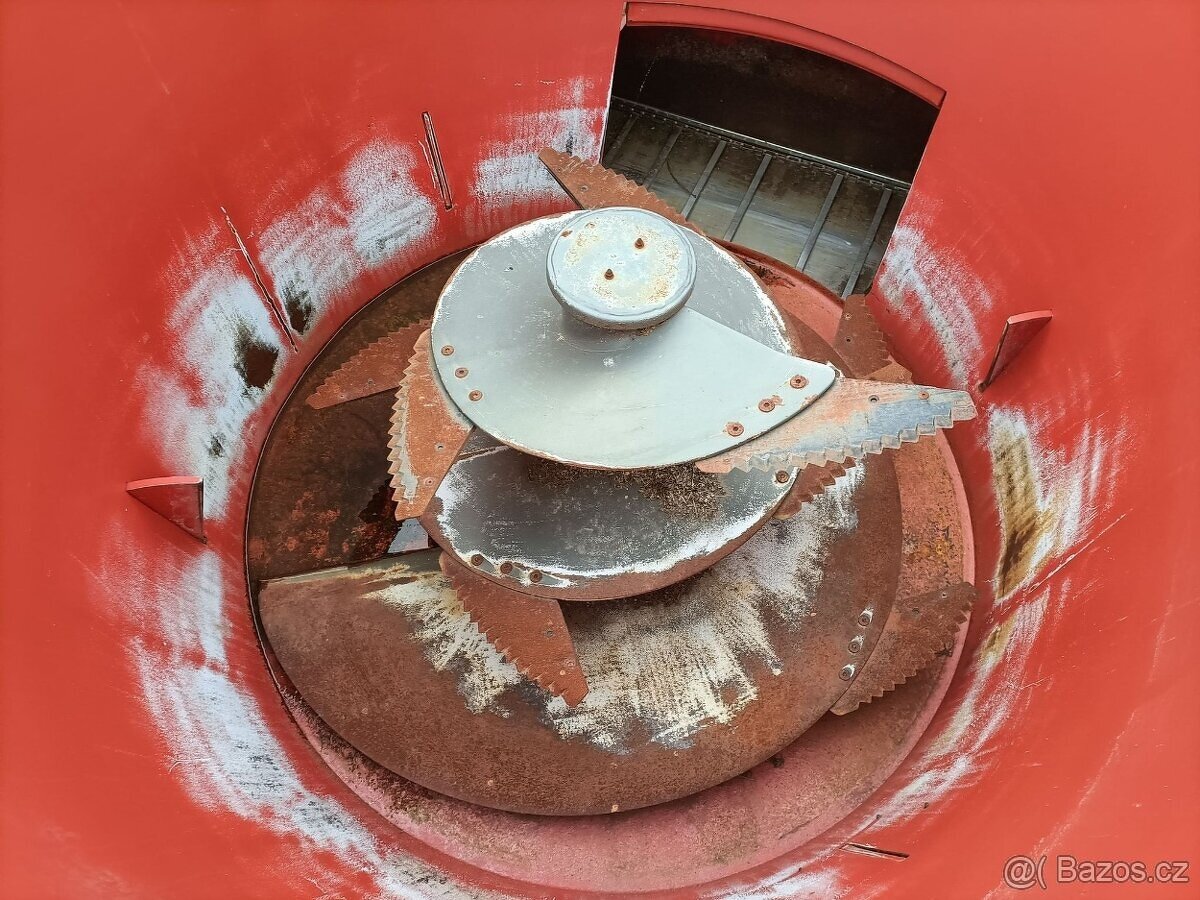 12m3 Italský samojízdný krmný vůz AGM WS12, jen 7900h - 2