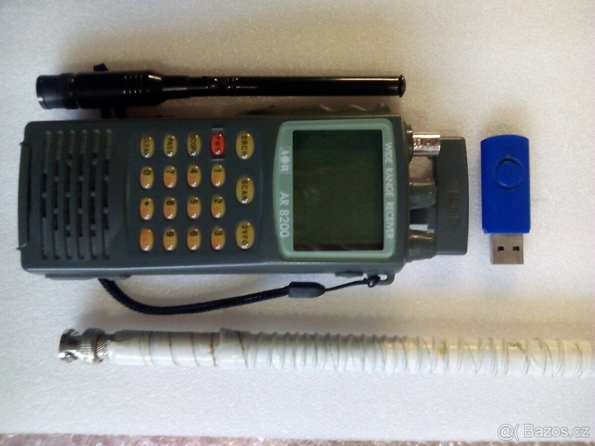 AOR AR-8200 - 2