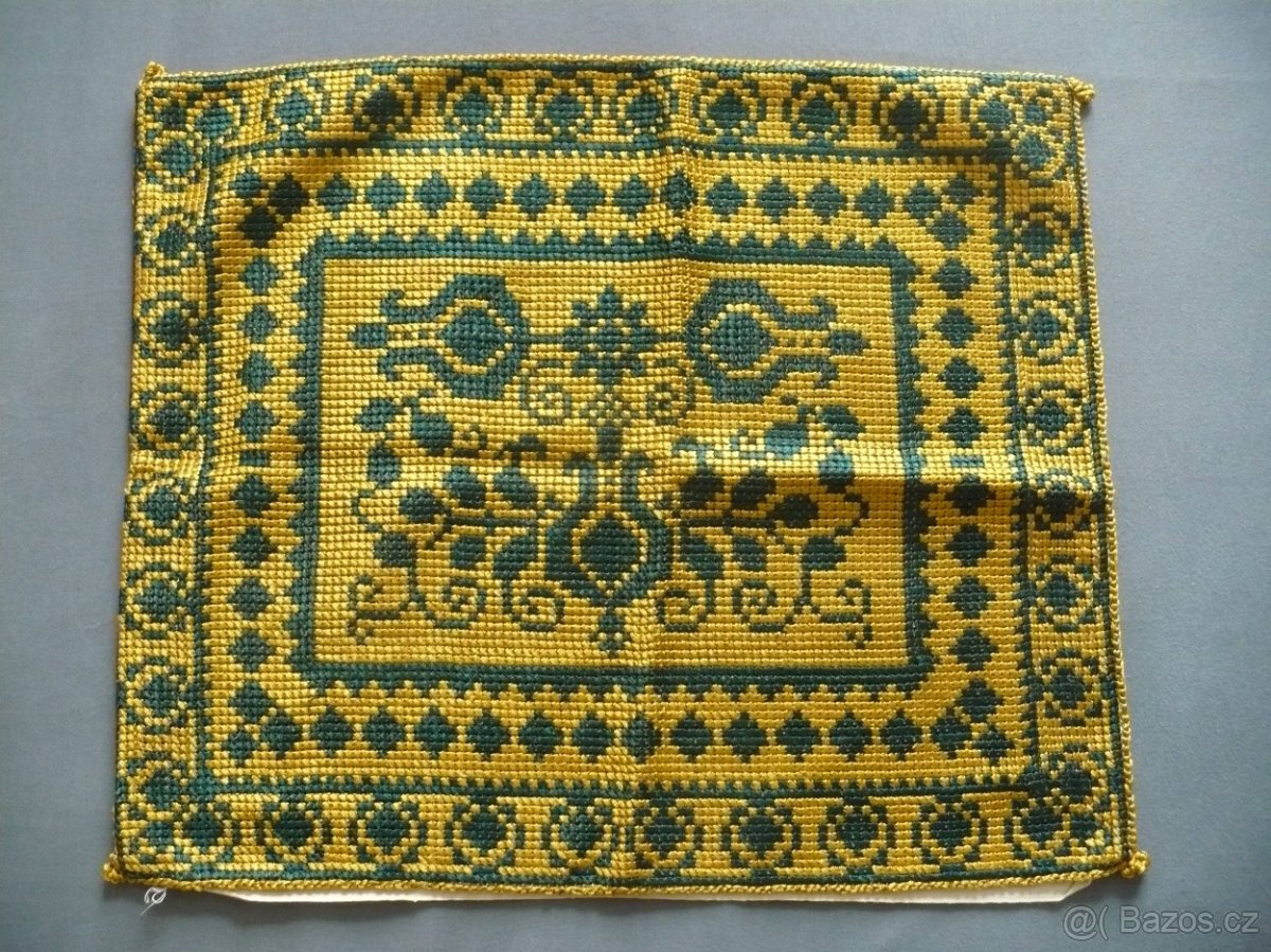 Vyšívané - 2