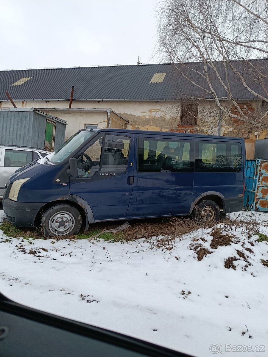 Ford Transit 2,2 63 kw ,9 míst - 2