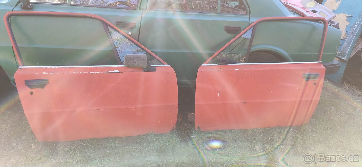 Prodam dveře na skodu Rapid /Garde - 2