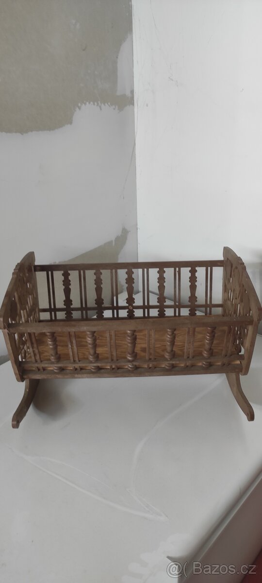 Postýlka pro panenku - 2