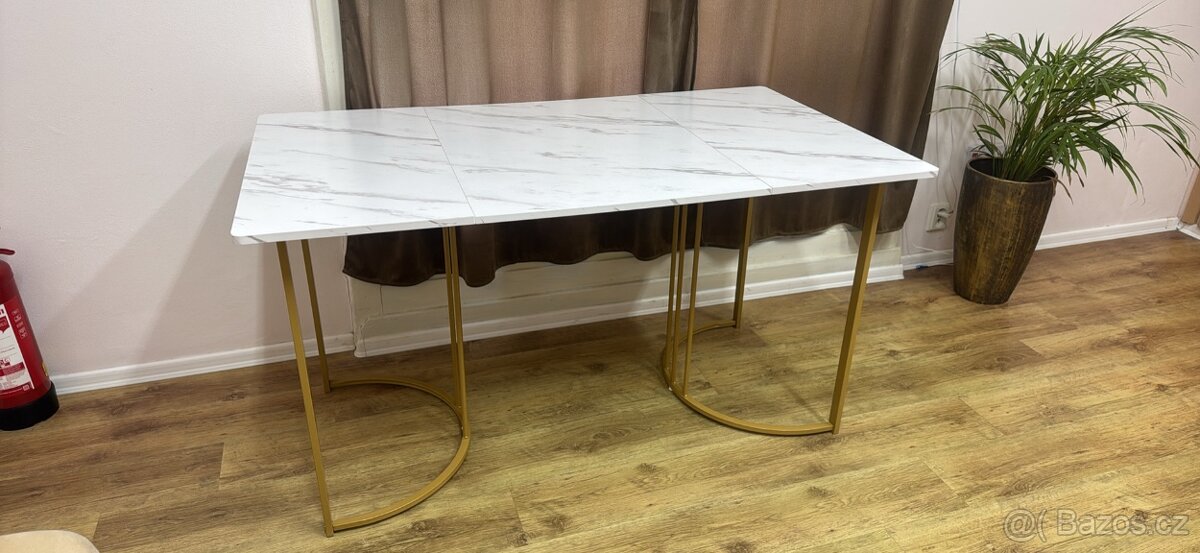 Pracovní/jídelní stůl - 2