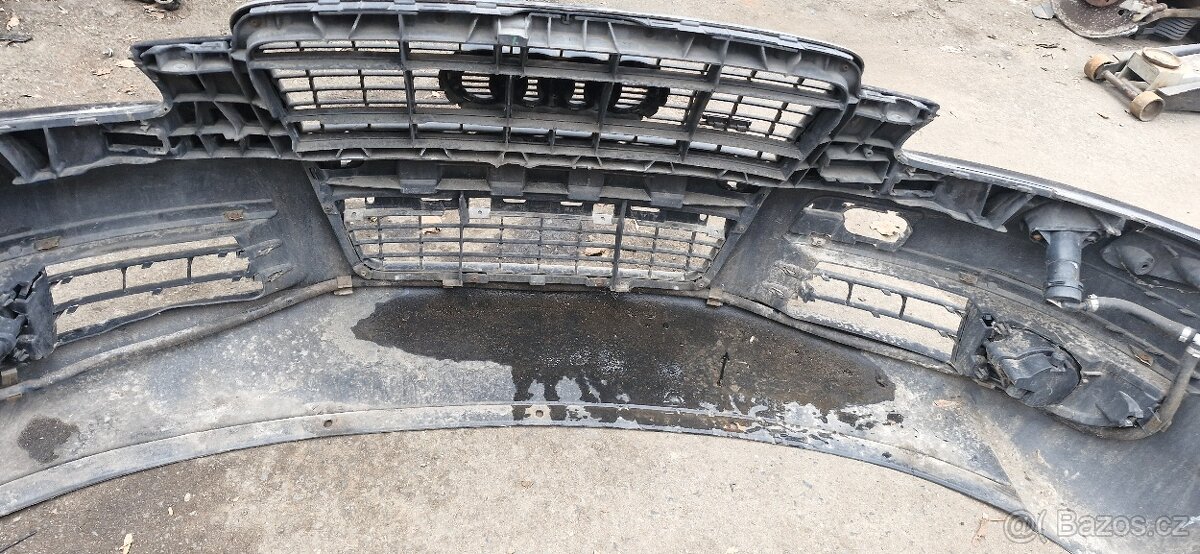 Predni naraznik Audi A6 4F maska gril LY9B - 2