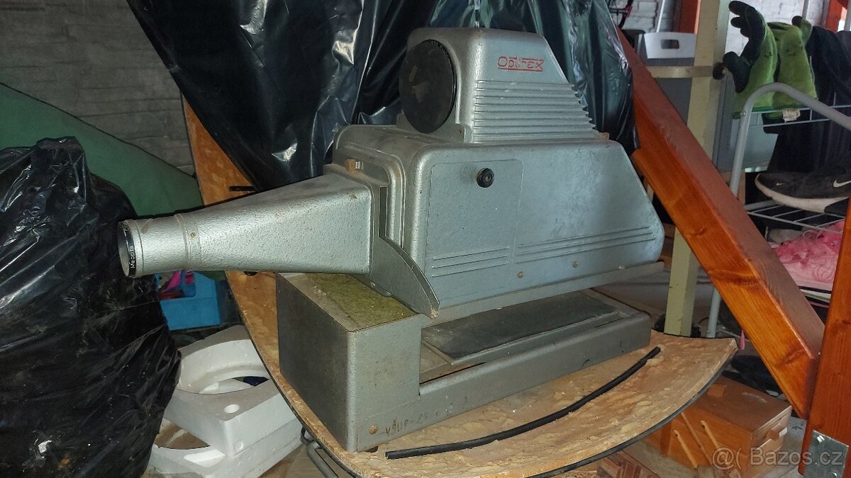 Starý projektor Meopta Optirex - 2