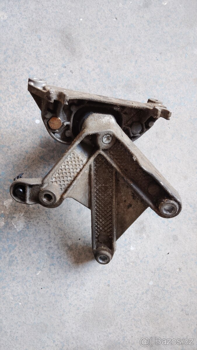 Držák převodovky Megane 2 - 2