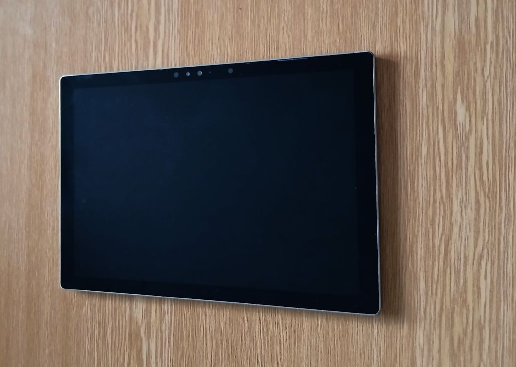 Výkonný tablet Microsoft Surface Pro 4 + klávesnice + pero - 2