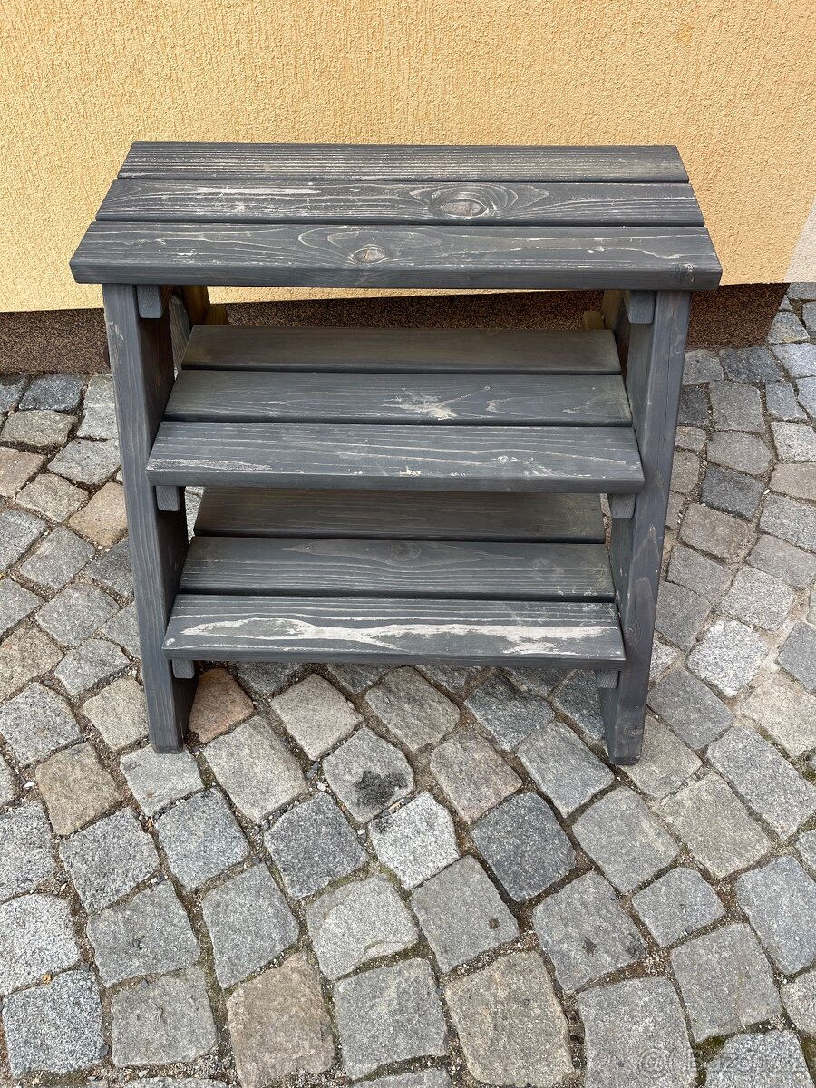 Dřevěné schůdky - 2