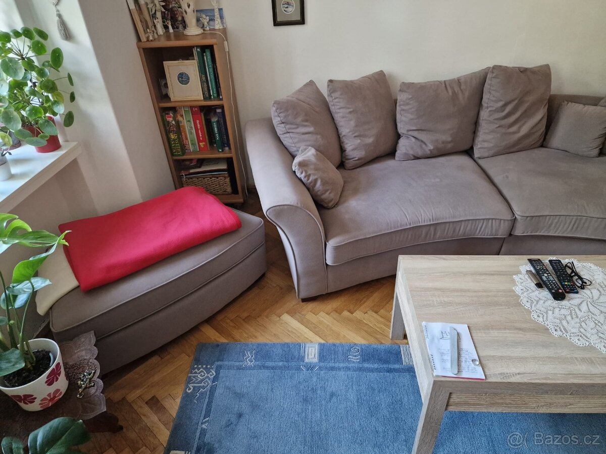 Velka sedacka a taburet - 2