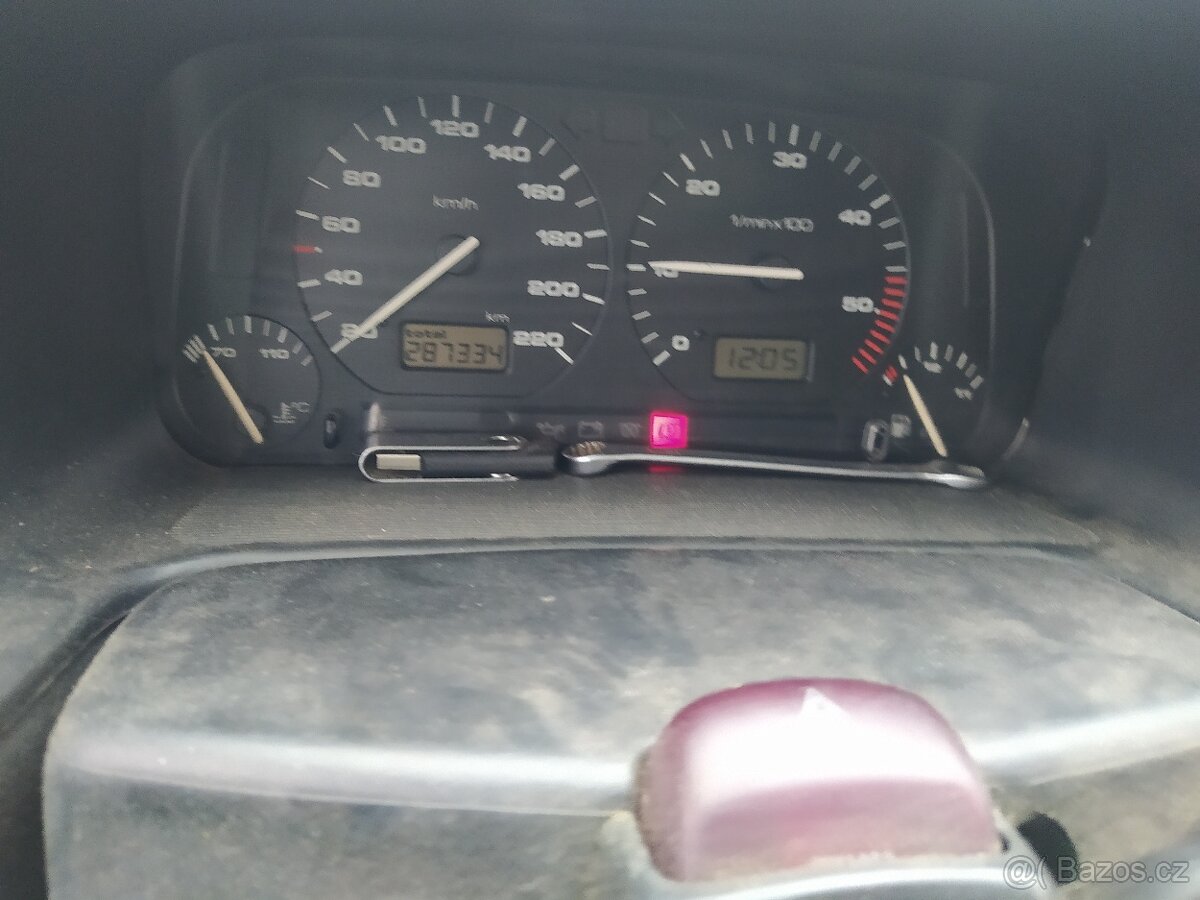 Prodám Volkswagen Vento 1.9D - 2