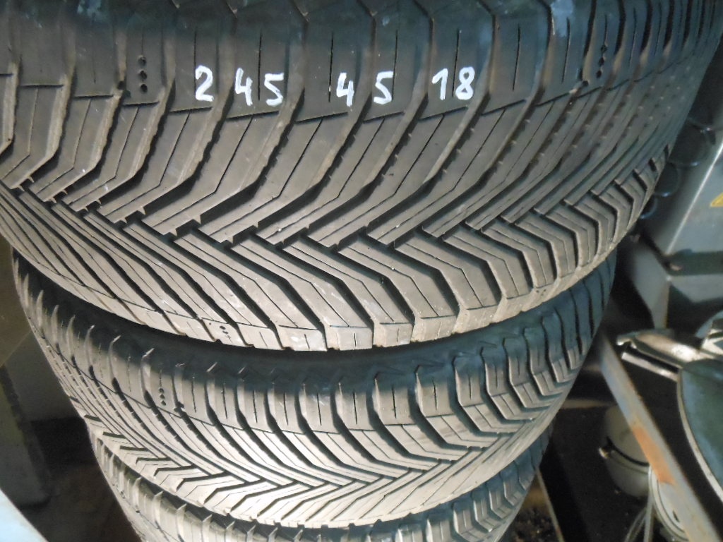 CELOROČNÍ PNEU MICHELIN 245/45R18 - 2