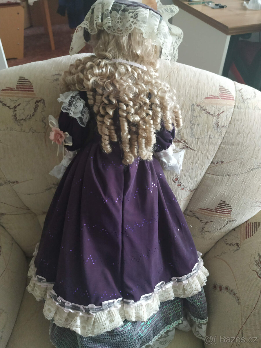 Porcelanová panenka - 2