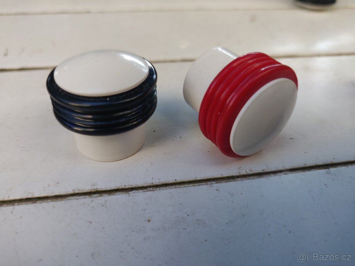 Plastové knobky - 2