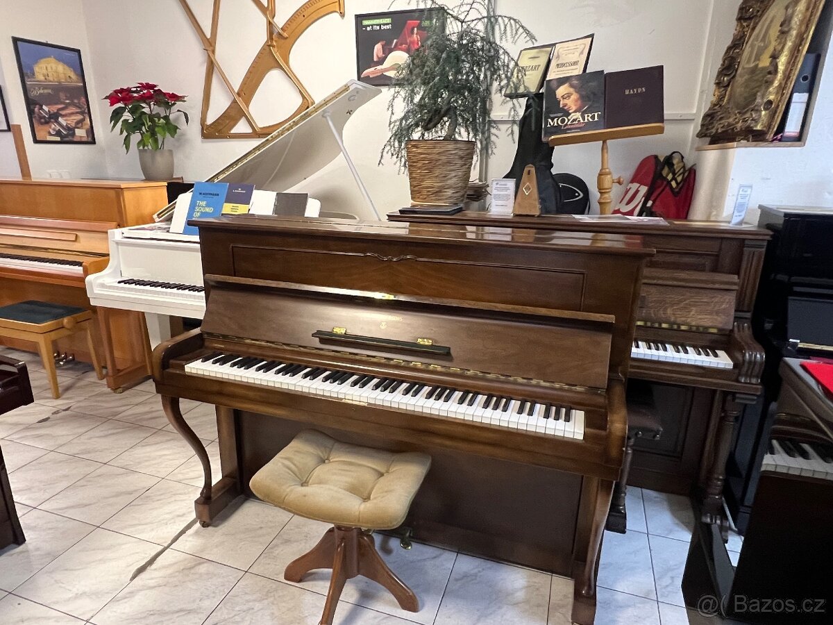 Steinway & Sons mod. Z 114 , opus. 380140, záruka 2 roky - 2