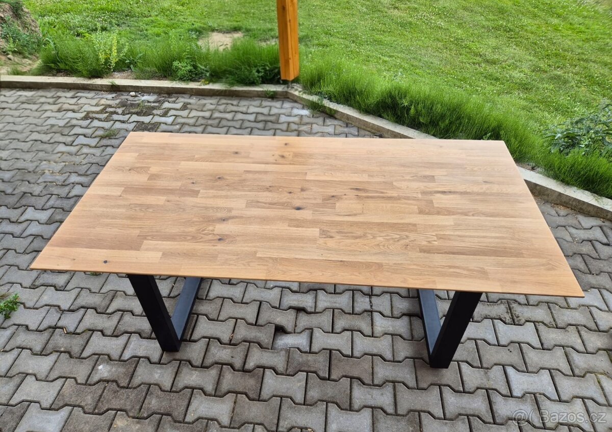 Rozkládací jídelní stůl z masivu - dub - 2