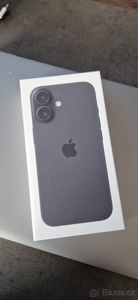 iPhone 16 128GB černá - 2