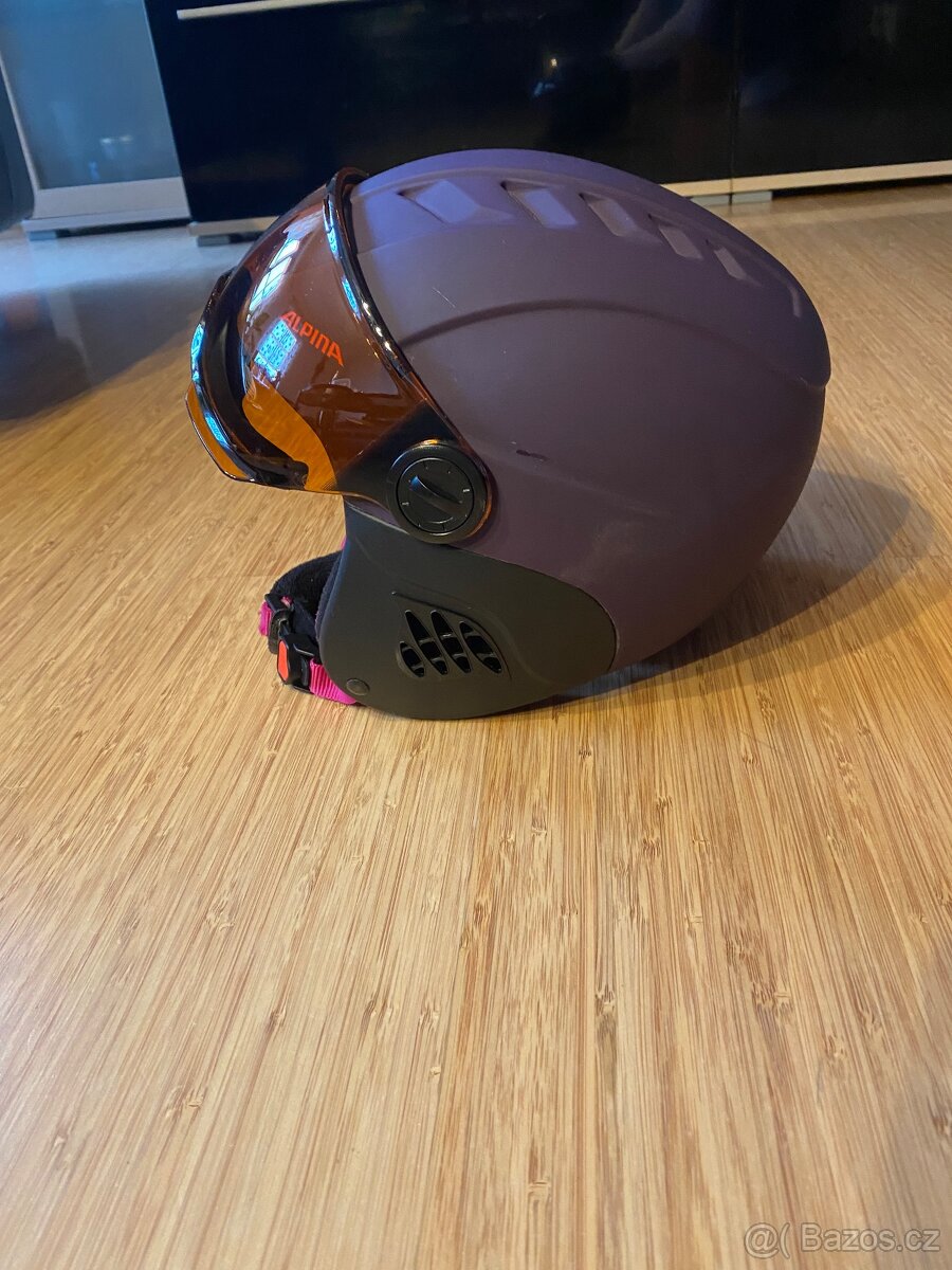 Lyžařská helma s integrovaným hledím Alpina - 2