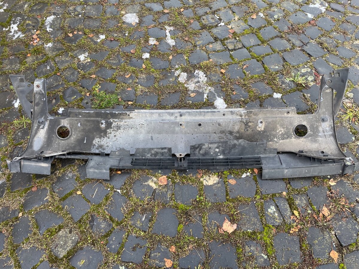 Originální středová lišta/mřížka PŘEDNÍHO nárazníku VW Golf - 2