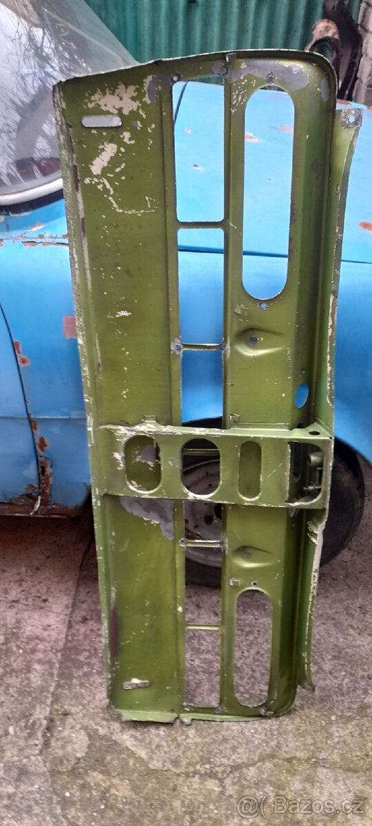 Zadní čelo Škoda 100 prvomodel - 2