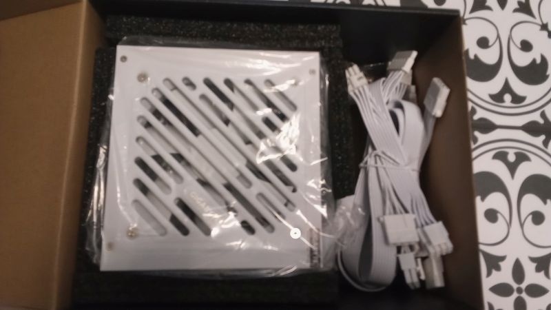 PC Zdroj - GIGABYTE P650SS ICE - 2