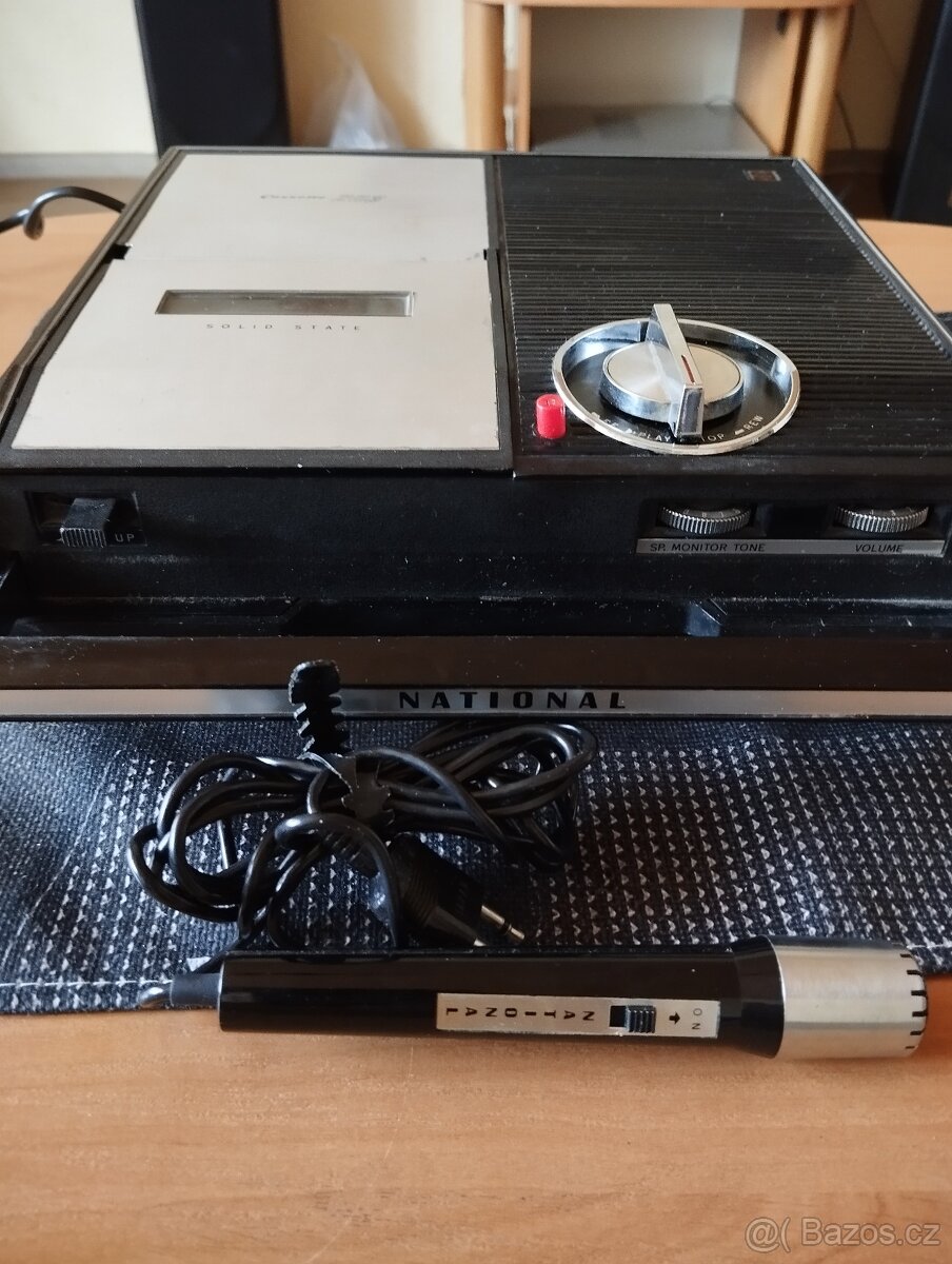 Kazetový magnetofon Panasonic - 2