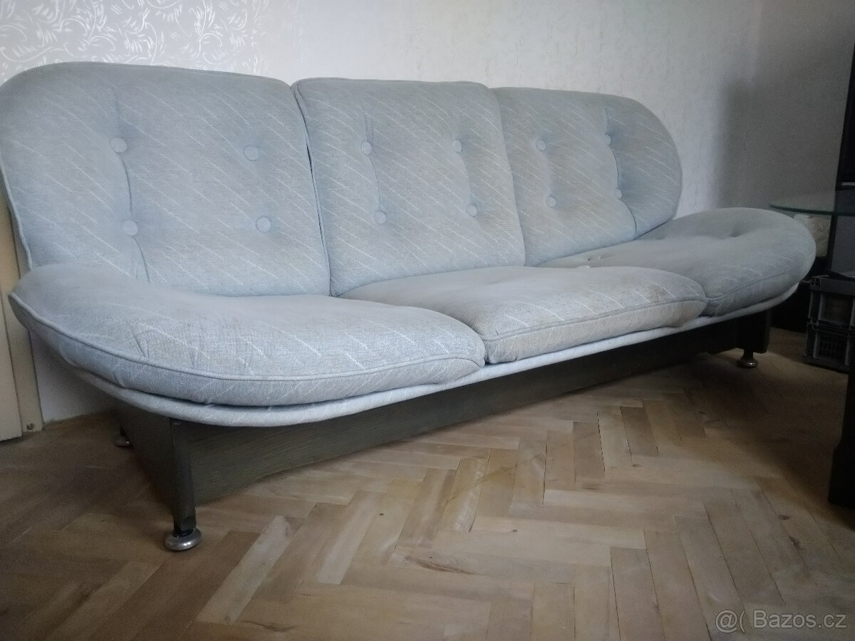 Gauč a křeslo - 2