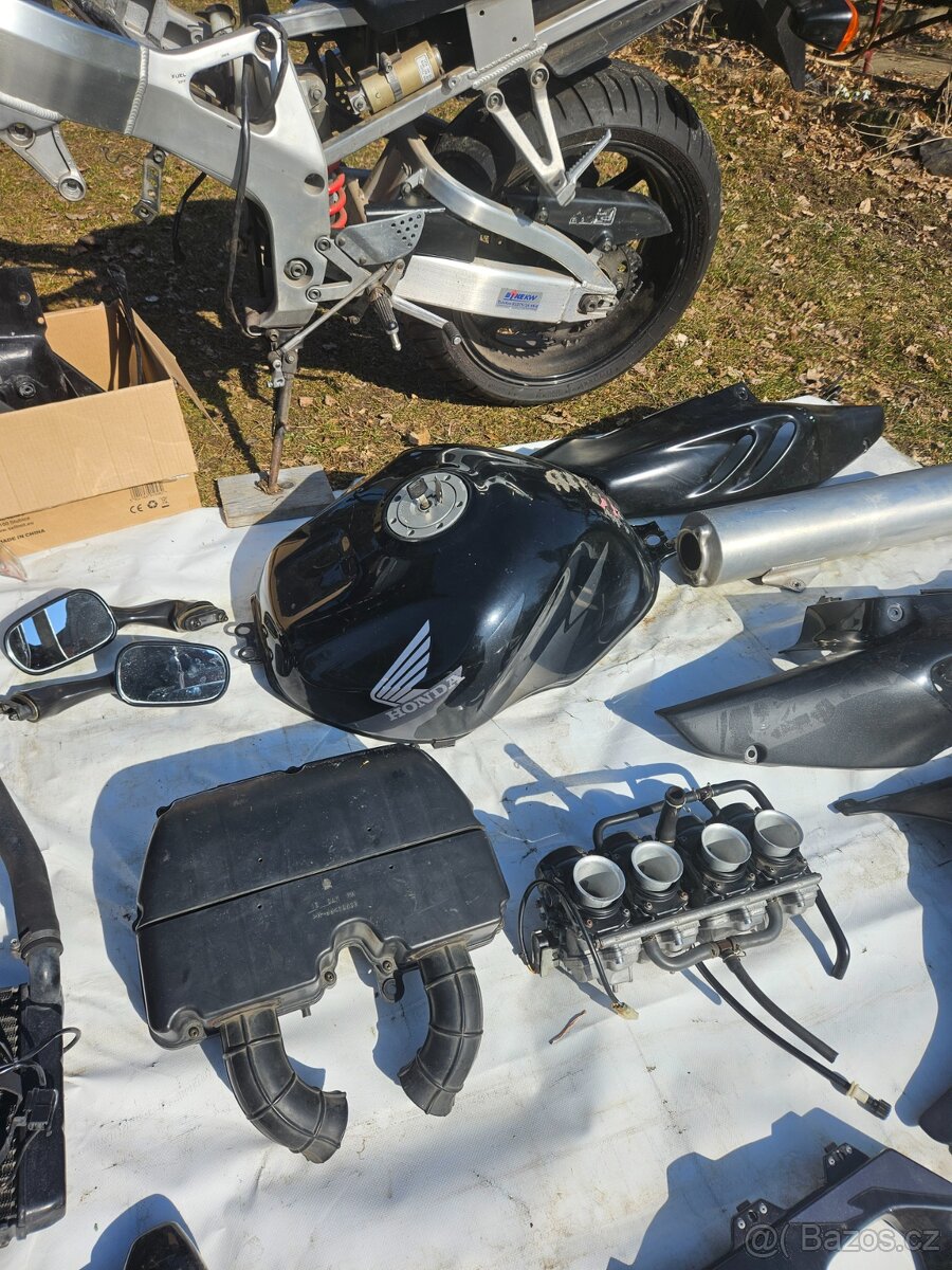 Honda CBR 900 RR Fireblade sc33 - 2