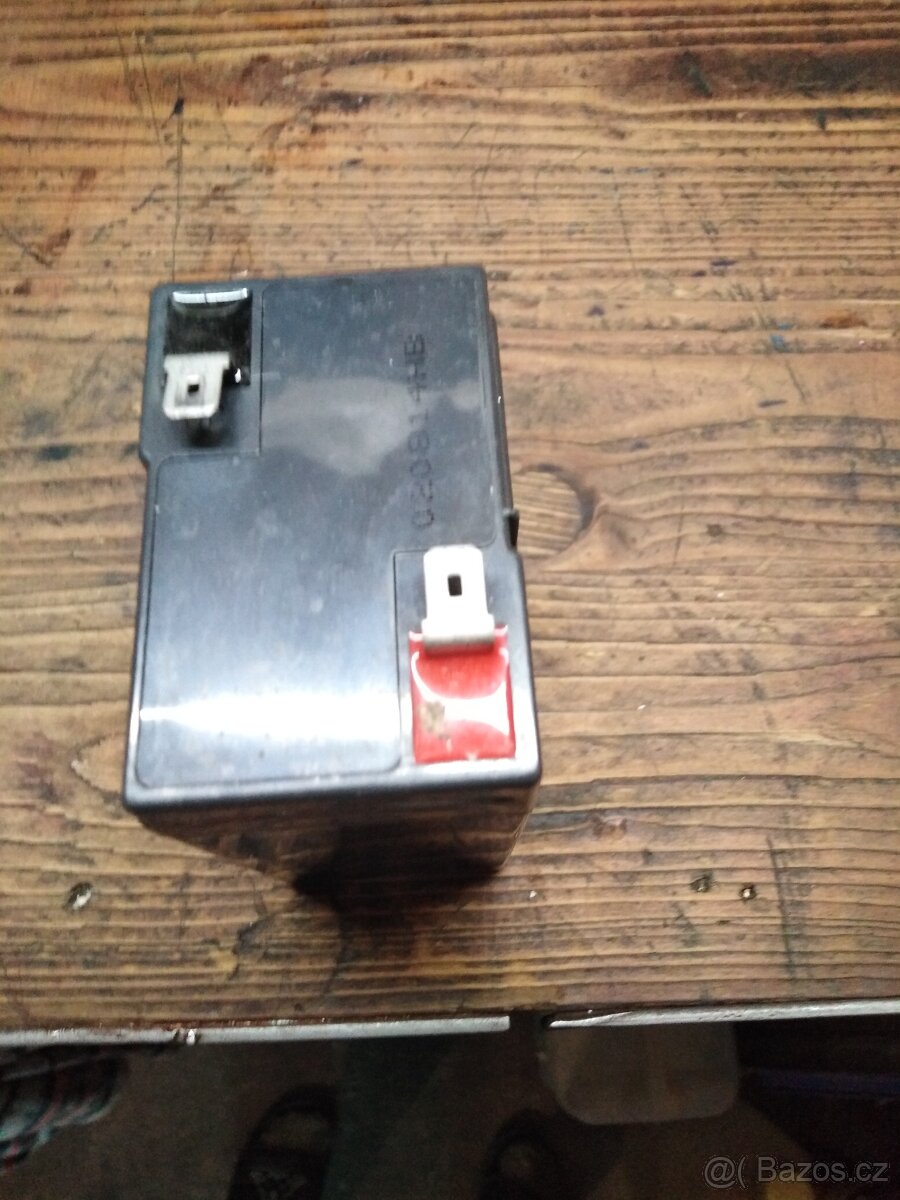 prodám baterii do svítilny EMOS - 2