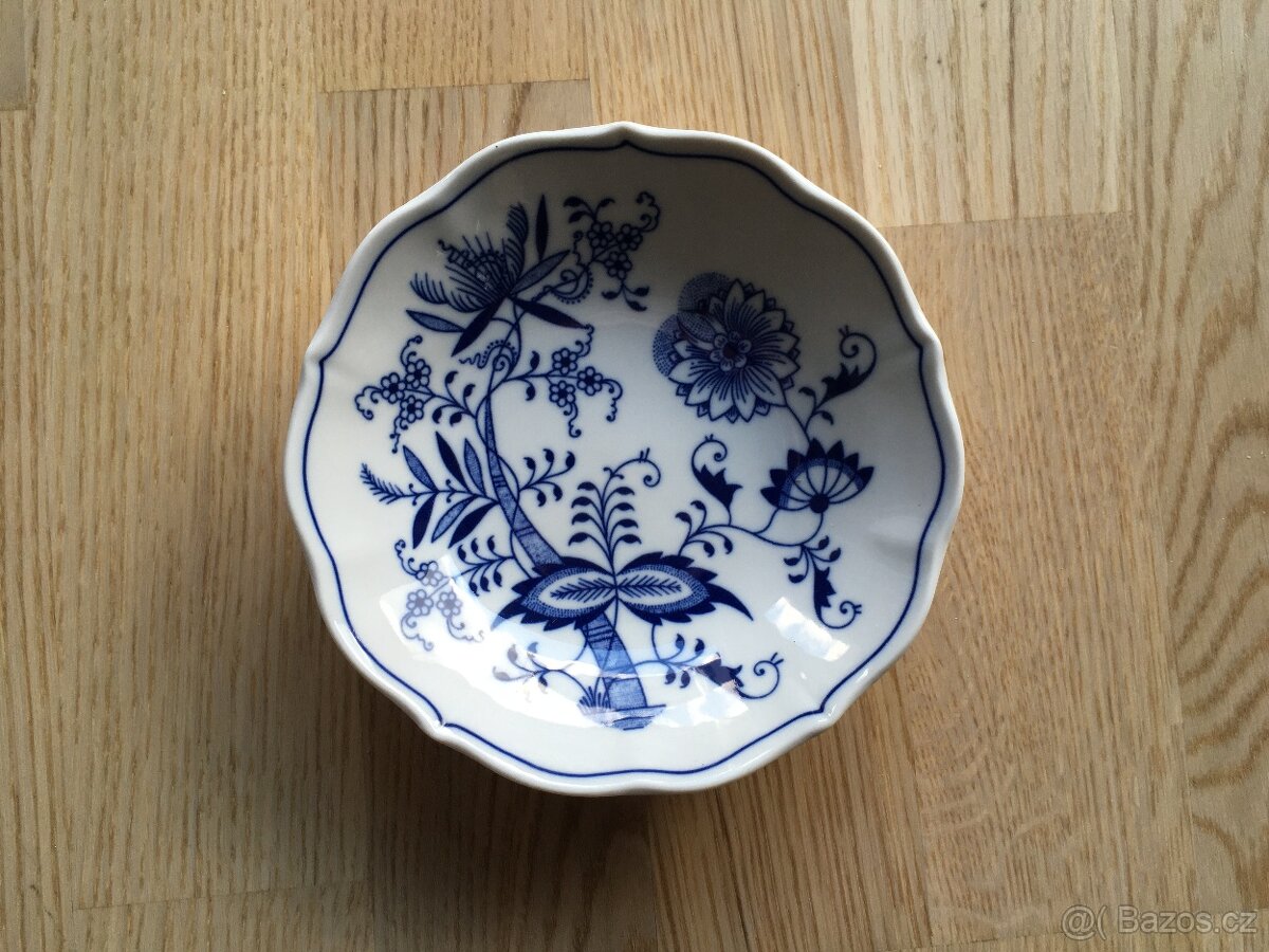 Sada podšálků - cibulák - 2