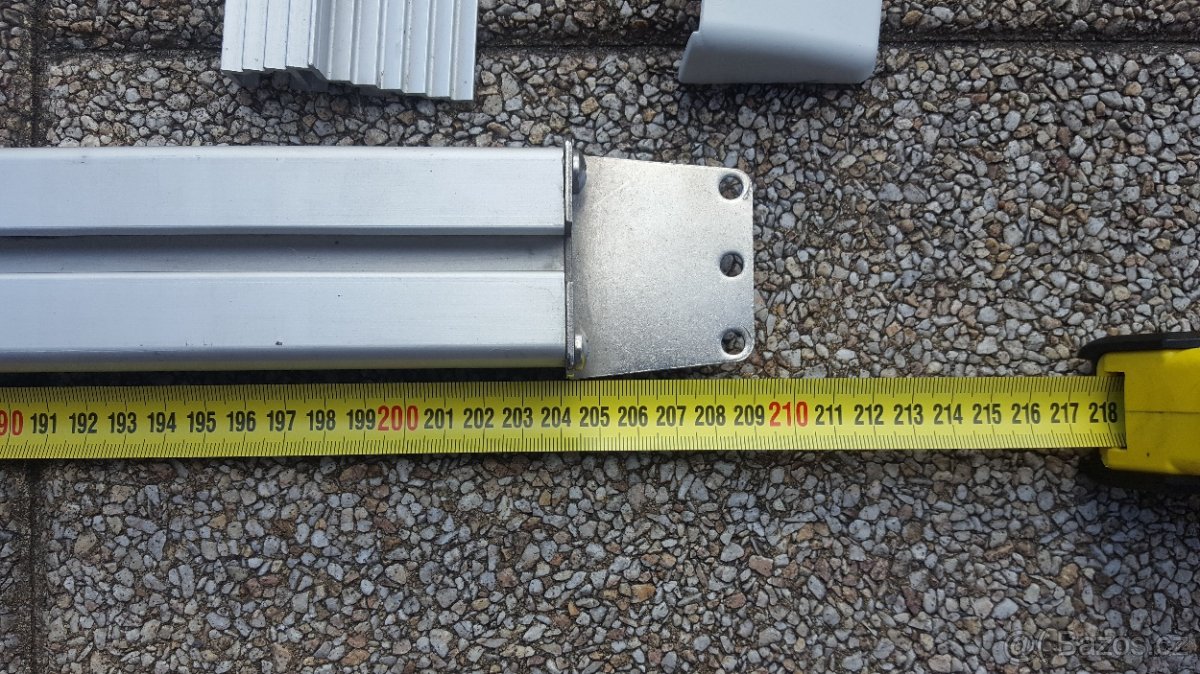 Příčníky s adaptéry pro markýzu Thule Omnistor 6 a 9200. - 2