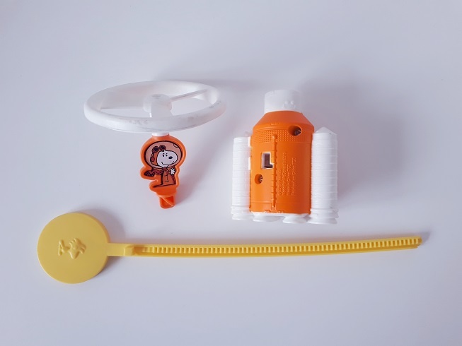 PES SNOOPY V RAKETĚ • VYSTŘELOVACÍ HRAČKA - 2