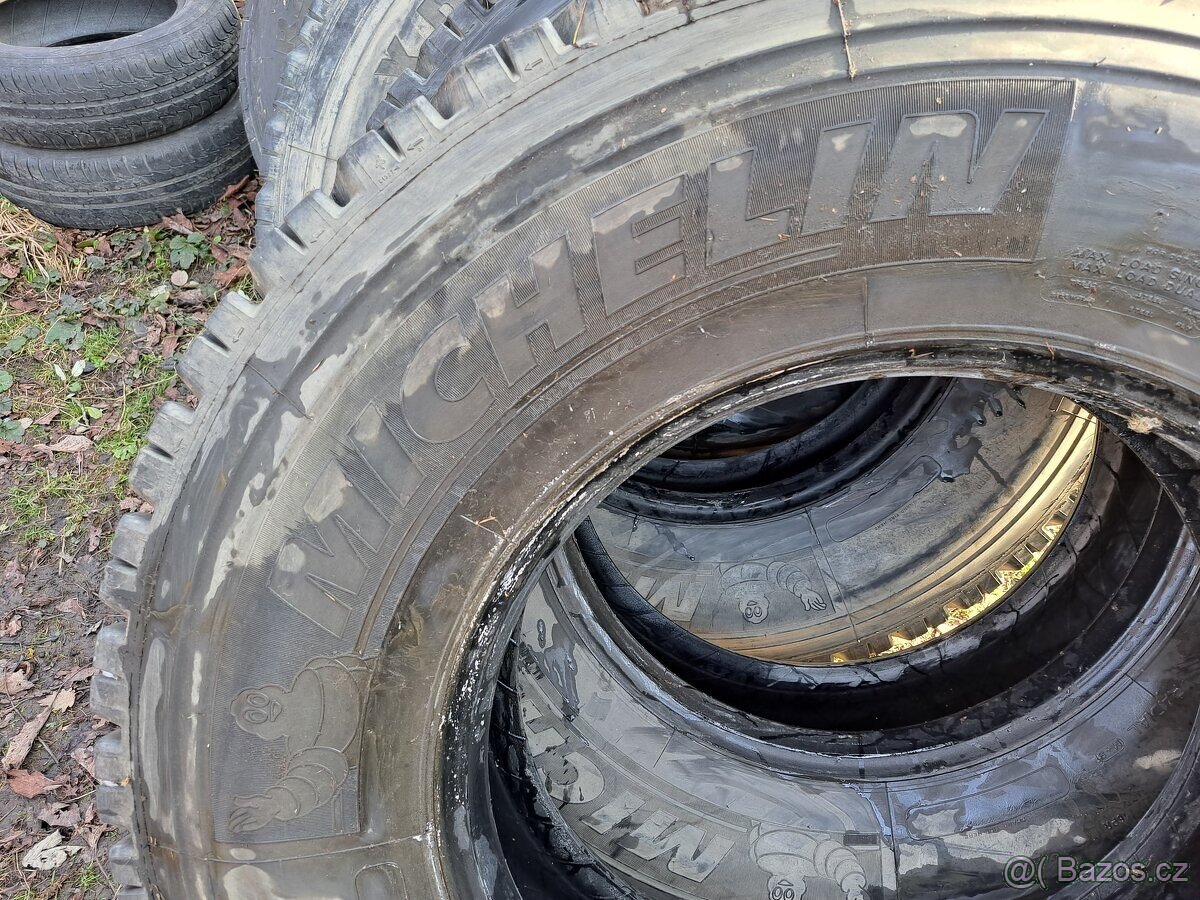 11R22,5 nákladní záběrové - 2