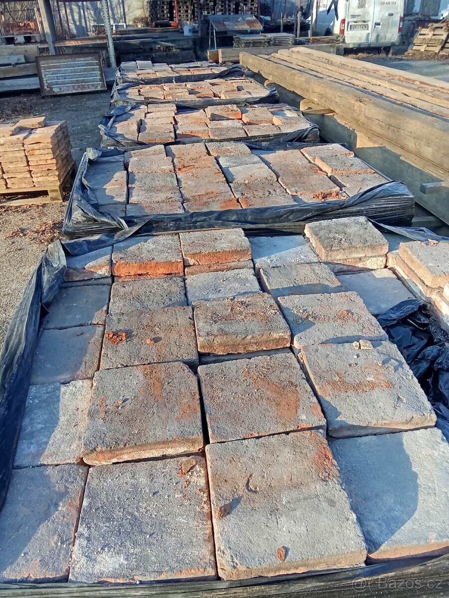 Cihly - půdovky (čtvercové) - 2