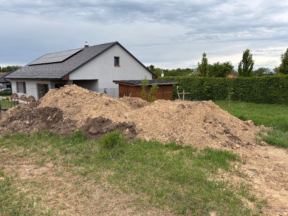 Hlina na odvoz, zdarma. - 2