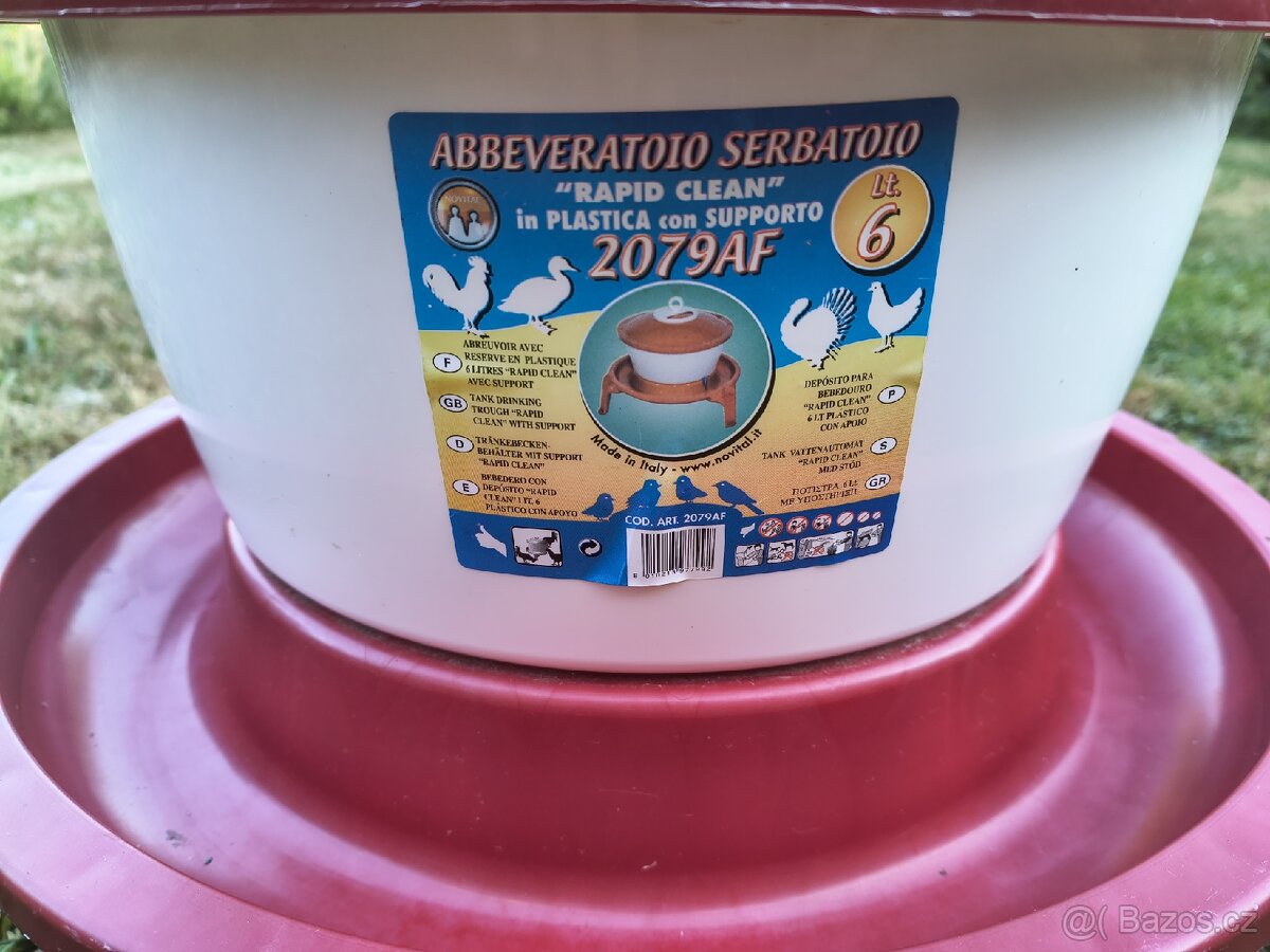 Napáječka pro slepice i kuřata - 2