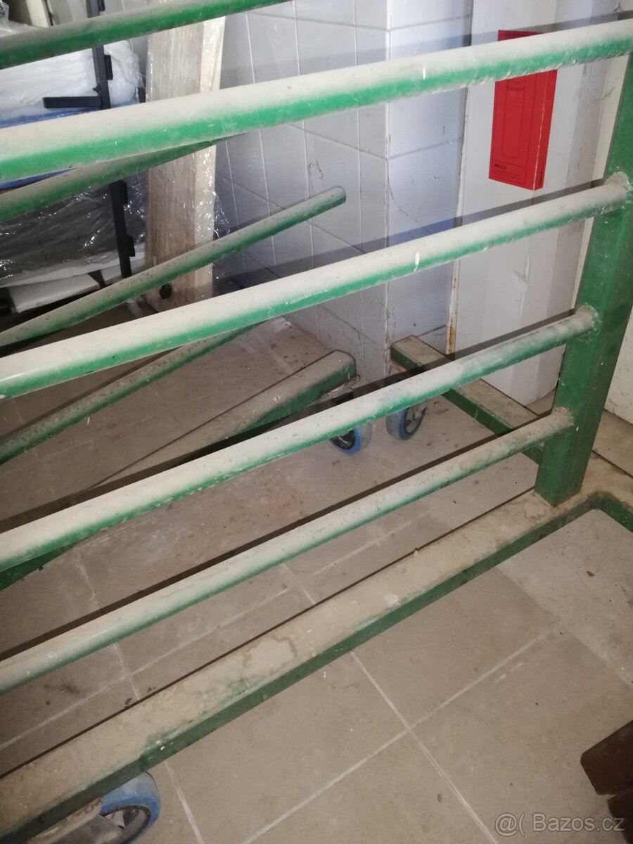 Lakýrnický stojan - 2