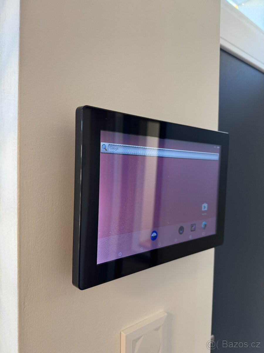 POE tablet s VESA držákem - 2