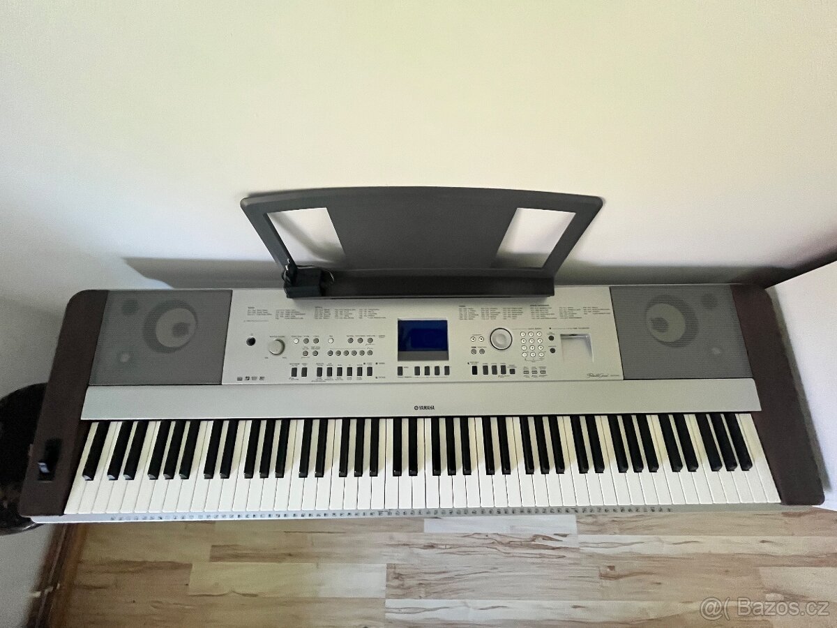 Yamaha DGX-640 digitální piano - 2