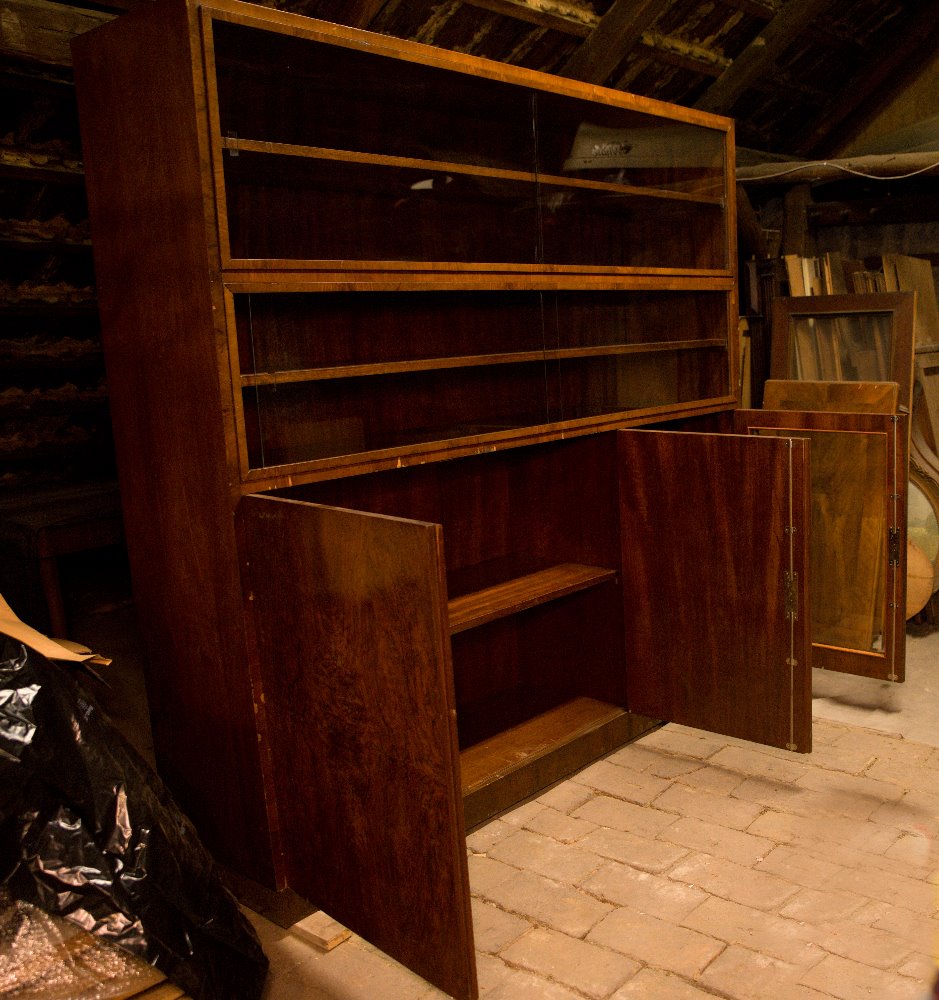 krásná třešňová prosklená KNIHOVNA - 2