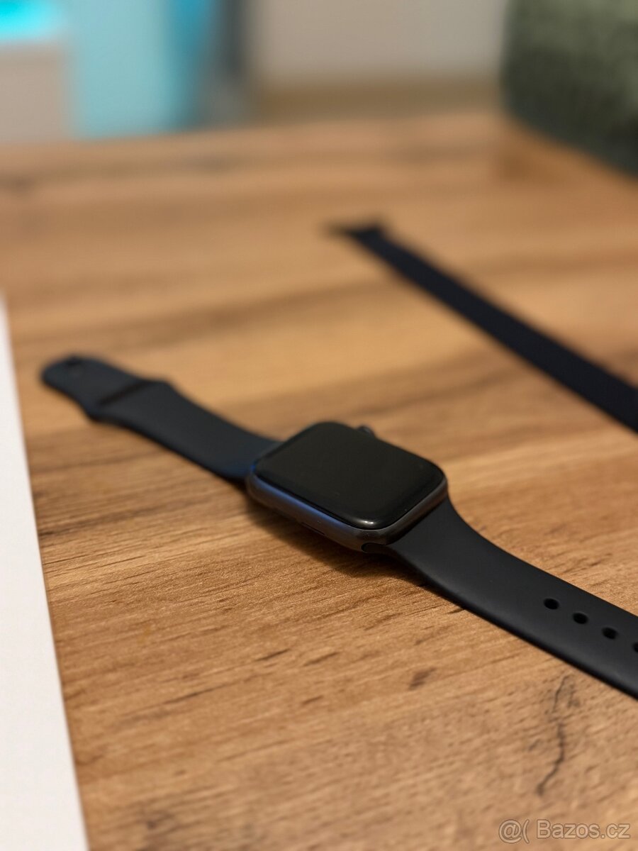 Apple Watch Series 6 (44mm) - 2