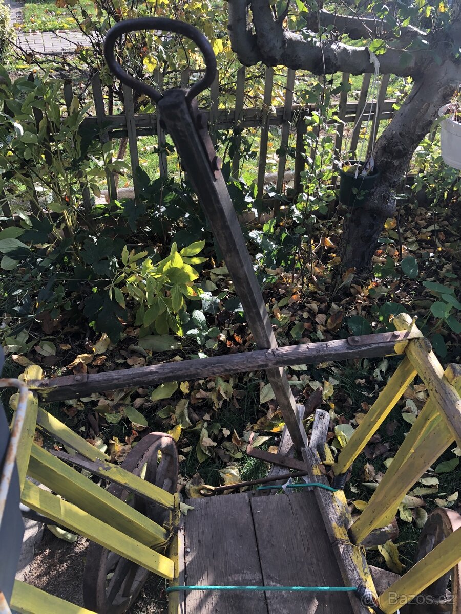 Žebřiňák - starý povoz - pojízdný - 2